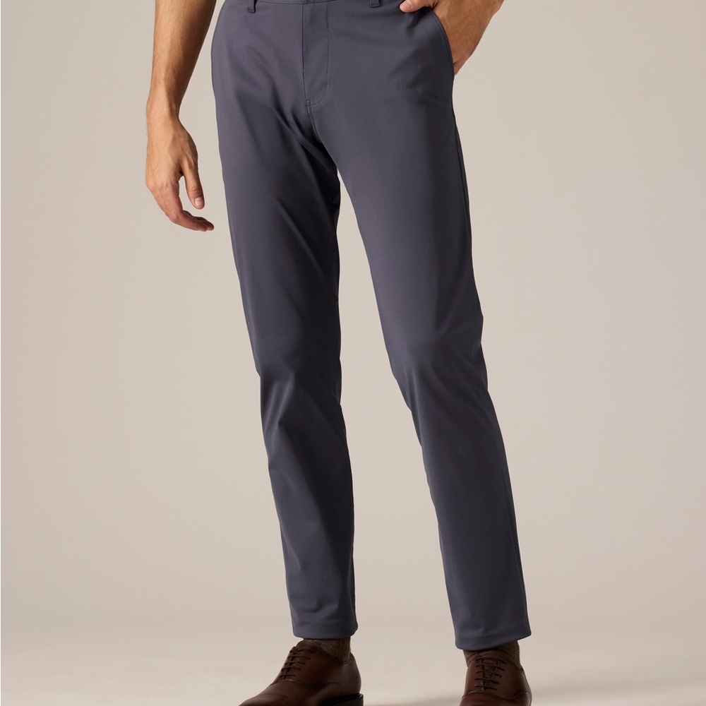 RHÔNE Commuter Pants – Iron | Size 35 | Custom Inseam 29 | NWT